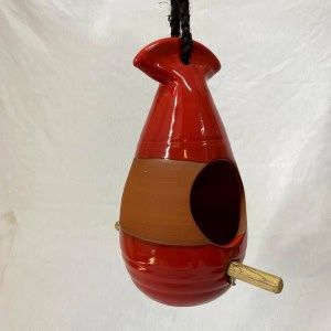 Weaver Tail Feeder detail view - Ponieskrantz handmade crafts